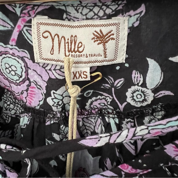 New Mille Resort and Travel May top with Anthropologie - Picture 8 of 8